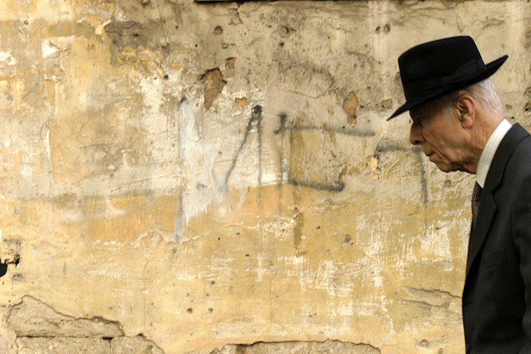 man_with_hat